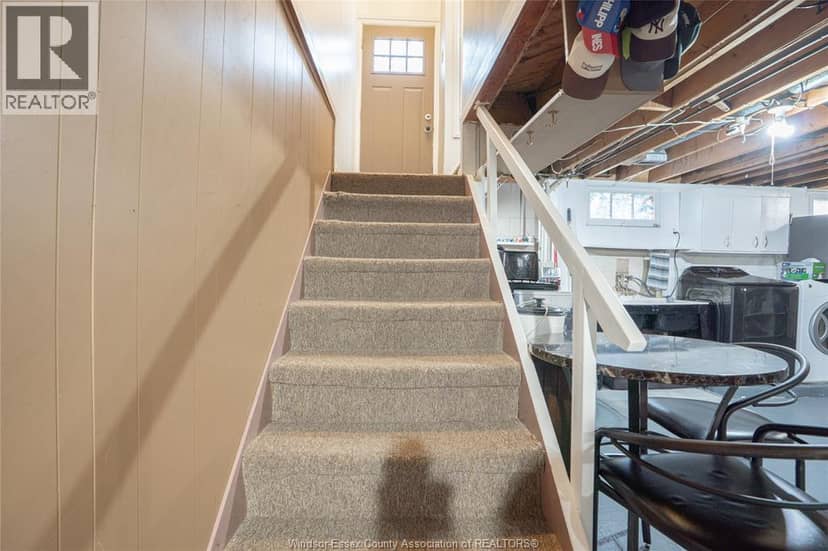 2250 Woodlawn AVENUE — photo 18 of 24