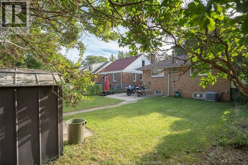 2250 Woodlawn AVENUE — photo 24 of 24