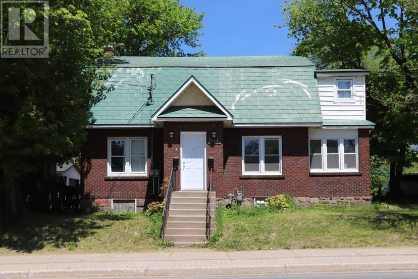 344 Wellington ST — photo 2 of 40