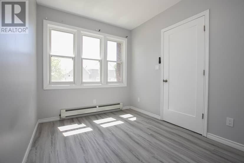 344 Wellington ST — photo 25 of 40
