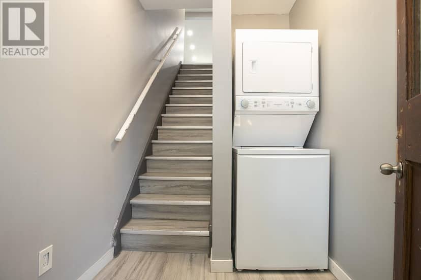 344 Wellington ST — photo 32 of 40