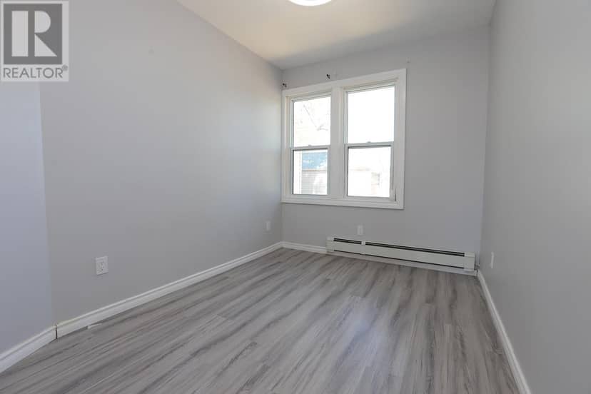344 Wellington ST — photo 23 of 40