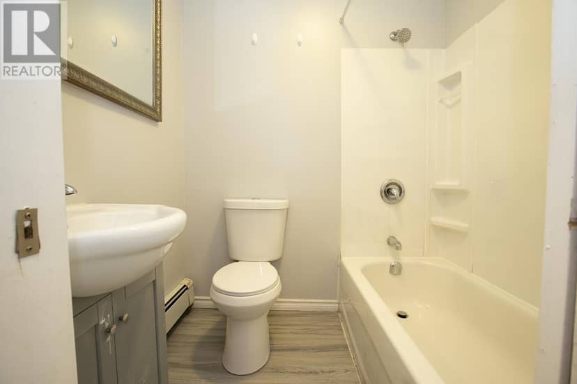 344 Wellington ST — photo 27 of 40
