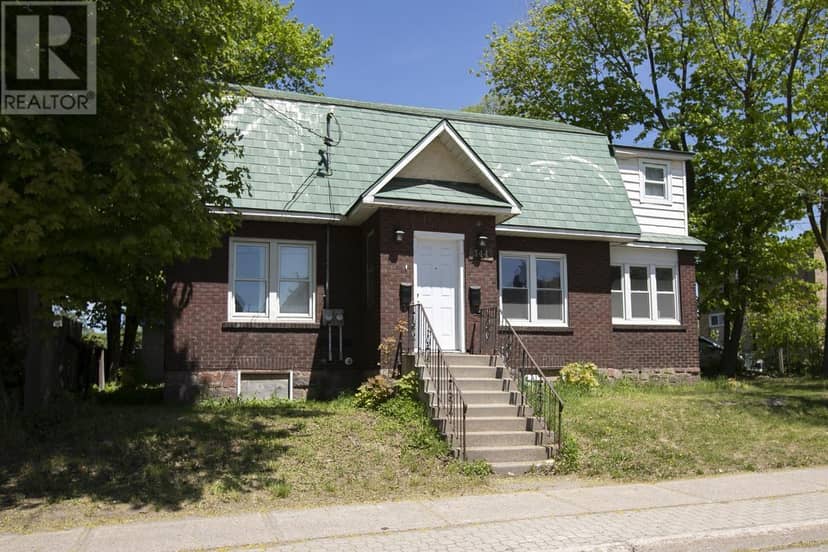 344 Wellington ST — photo 3 of 40