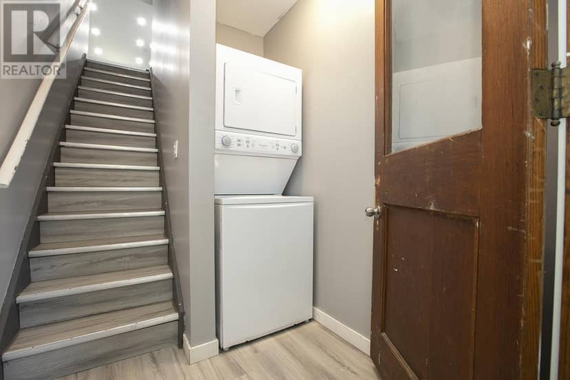 344 Wellington ST — photo 33 of 40