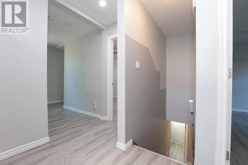 344 Wellington ST — photo 34 of 40