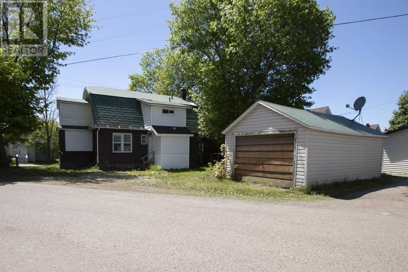344 Wellington ST — photo 7 of 40