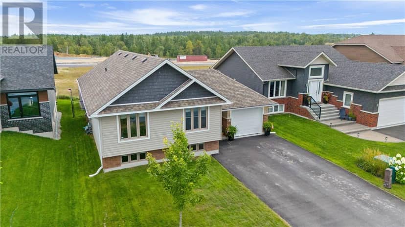 41 Meadowgreen Drive — photo 1 of 37