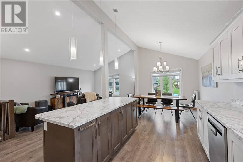 41 Meadowgreen Drive — photo 13 of 37