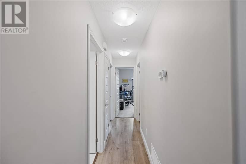 41 Meadowgreen Drive — photo 15 of 37
