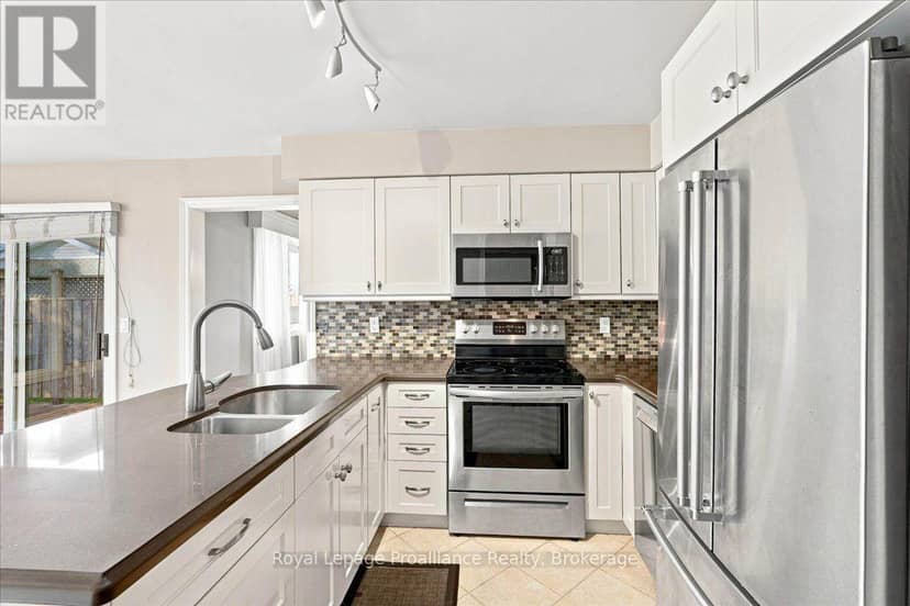 125 Tracey Park Drive — photo 13 of 40