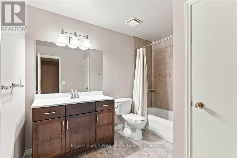 125 Tracey Park Drive — photo 24 of 40