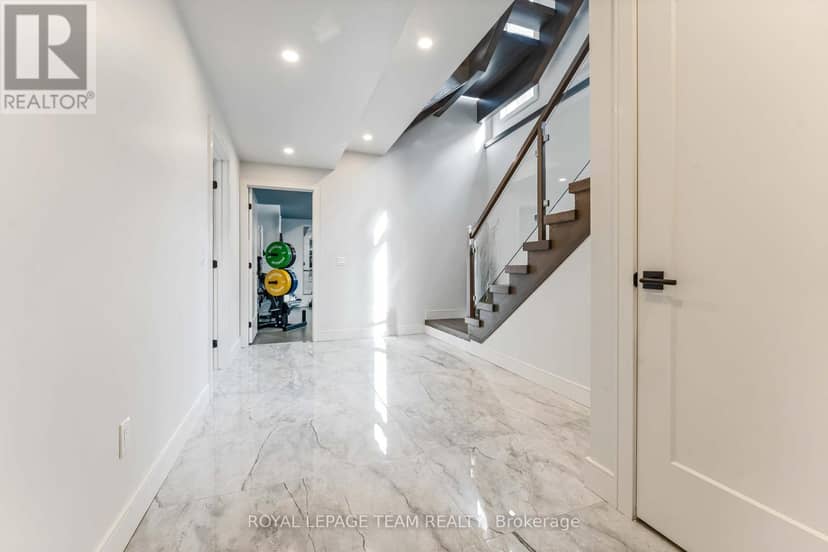 1546 Claymor Avenue — photo 35 of 40