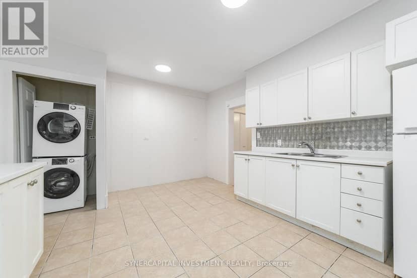 466 Maclaren Street — photo 8 of 25
