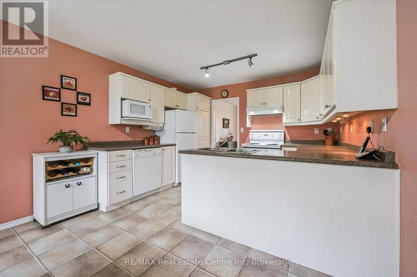 8420 Eramosa-Garafraxa Townline — photo 17 of 40