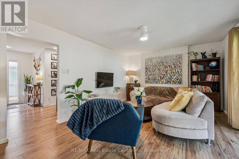 289 Garafraxa Street E — photo 13 of 39