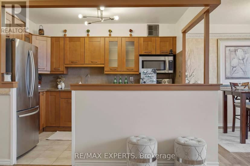 1417 - 5 Shady Golfway — photo 4 of 31