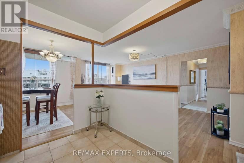 1417 - 5 Shady Golfway — photo 8 of 31