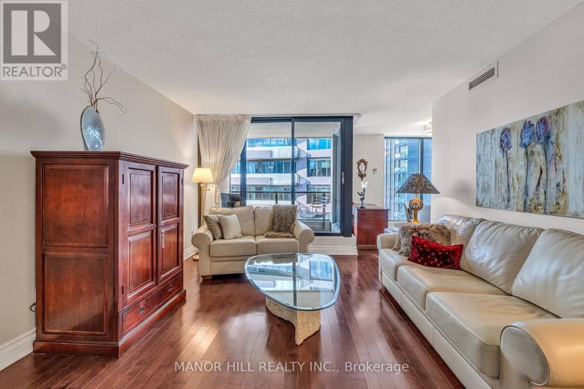 803 - 1331 Bay Street — photo 4 of 40