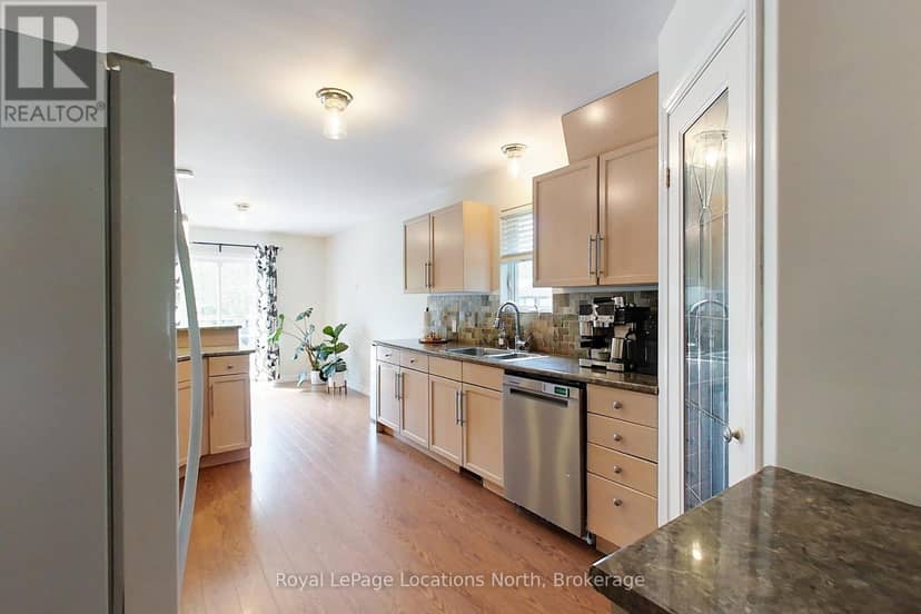 165 Margaret Street — photo 6 of 40
