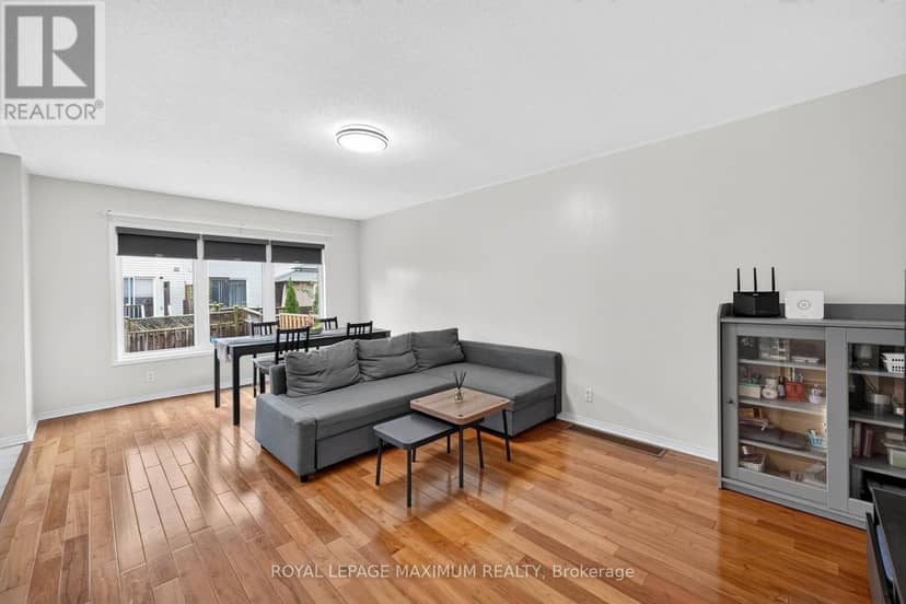 35 Marshview Avenue, Aurora, photo 5