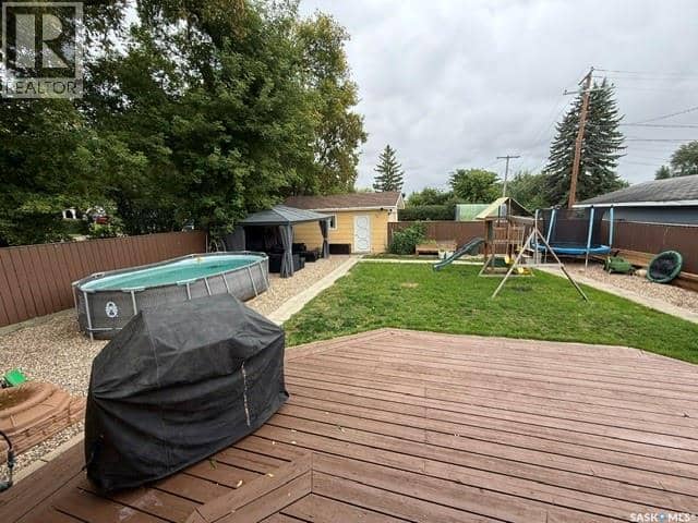 208 East AVENUE — photo 18 of 24