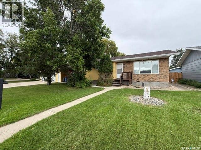 208 East AVENUE, Kamsack, photo 2
