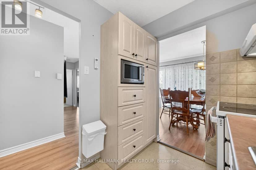 404 - 158 A McArthur Avenue — photo 13 of 22