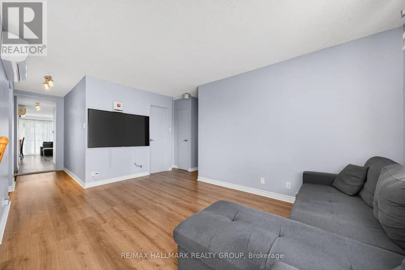 404 - 158 A McArthur Avenue — photo 9 of 22