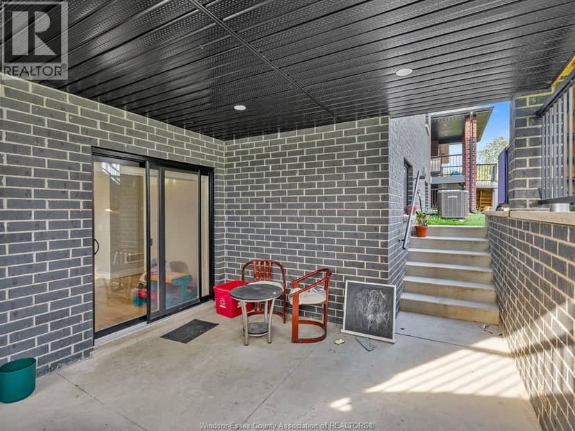 54 Redwood — photo 10 of 40