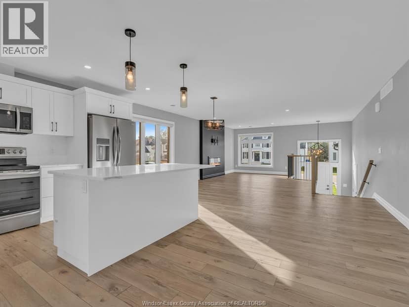 54 Redwood — photo 20 of 40