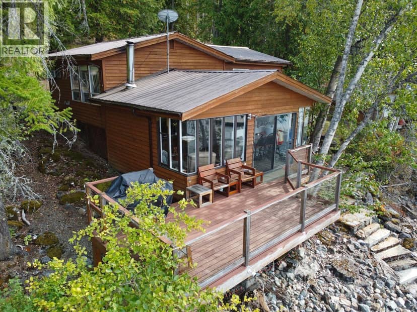 4141 Reid Road, Eagle Bay