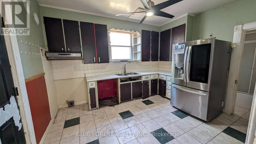 23 Hyatt Avenue — photo 11 of 35
