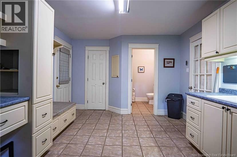 129 Alexandra Street — photo 22 of 40