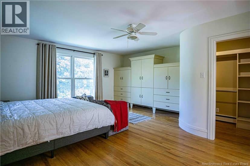 129 Alexandra Street — photo 25 of 40