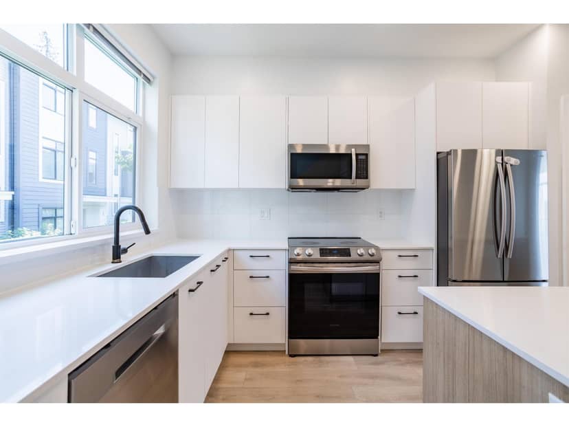 33 15235 SITKA DRIVE, Surrey, photo 3