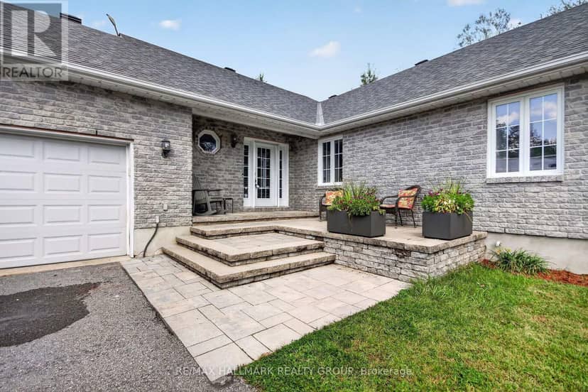 8251 Ranita Crescent, Ottawa, photo 2