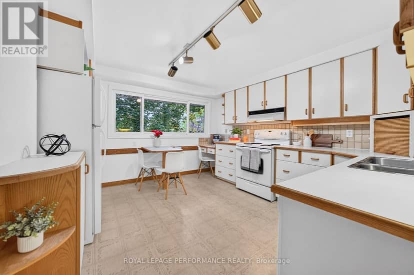 23 - 2 Bertona Street — photo 16 of 40