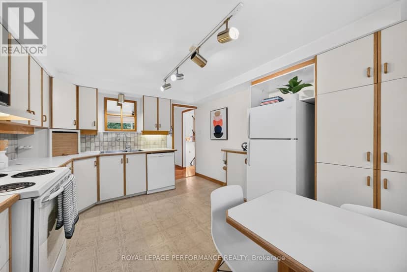 23 - 2 Bertona Street — photo 17 of 40