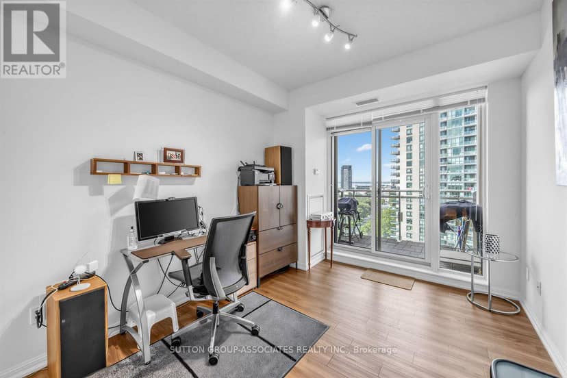 1603 - 628 Fleet Street — photo 14 of 33