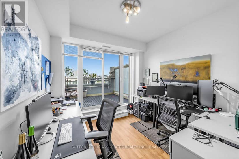 1603 - 628 Fleet Street — photo 15 of 33