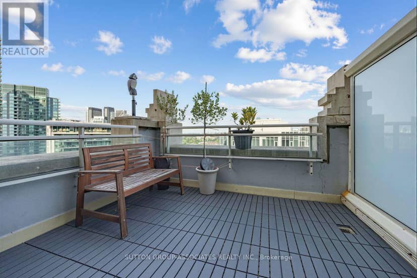 1603 - 628 Fleet Street — photo 16 of 33