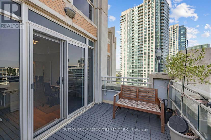 1603 - 628 Fleet Street — photo 17 of 33