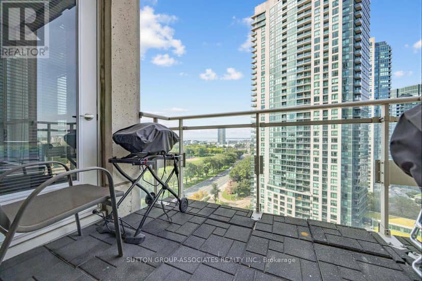 1603 - 628 Fleet Street — photo 22 of 33