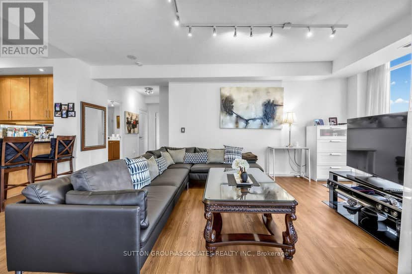 1603 - 628 Fleet Street — photo 6 of 33
