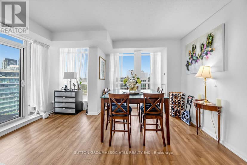 1603 - 628 Fleet Street — photo 9 of 33