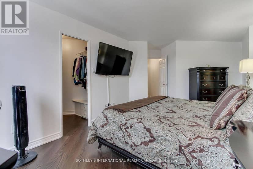 301 - 40 Harding Boulevard W — photo 23 of 40