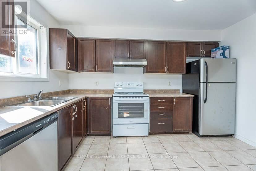129 Sydenham Wells Square — photo 16 of 40