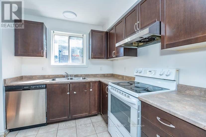 129 Sydenham Wells Square — photo 17 of 40