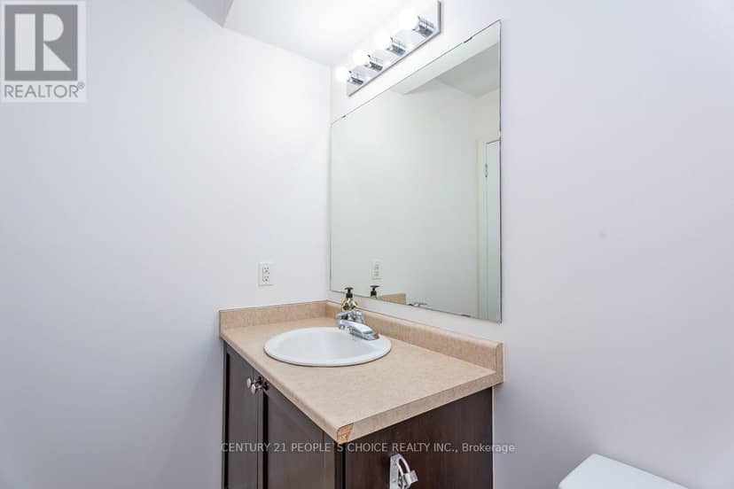 129 Sydenham Wells Square, Barrie, photo 7